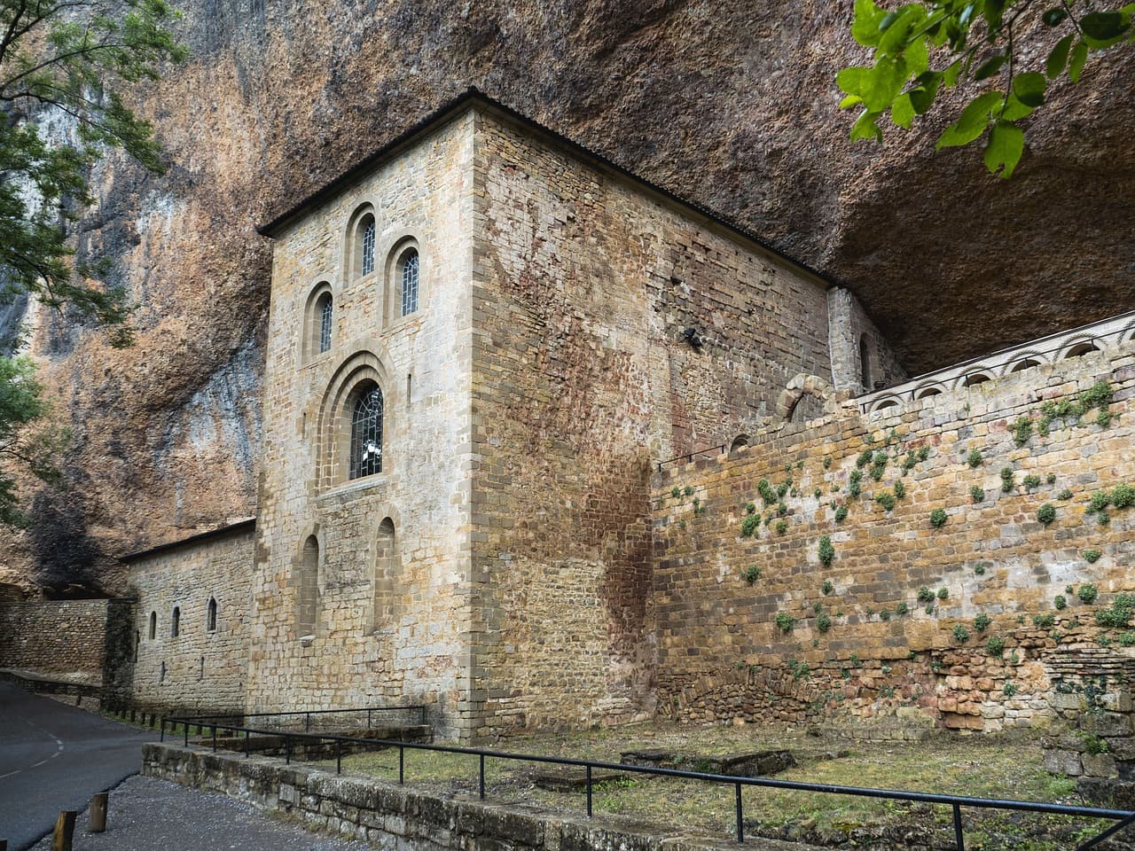 Monasterio en la montaña, en el chat de San Juan de la Maguana