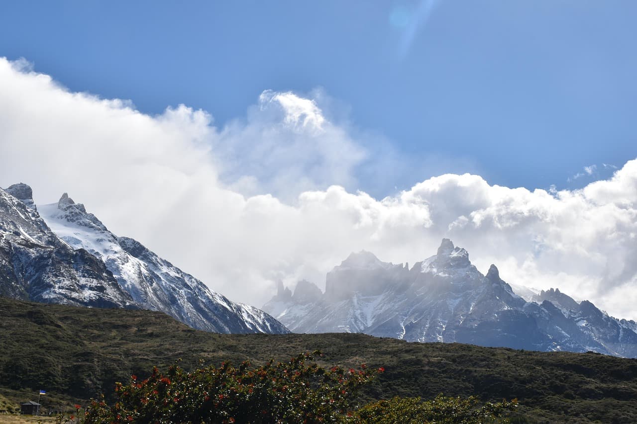 Montañas nevadas y lagos azules de la Patagonia, en la sala de chat de Parral