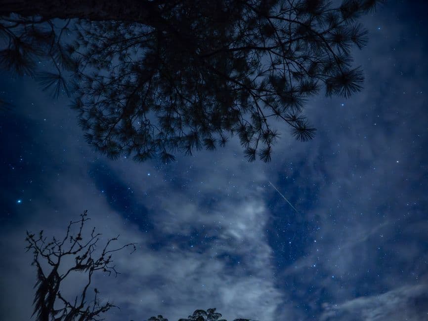 Cielo nocturno estrellado sobre San José de las Matas, en el chat de San José de las Matas