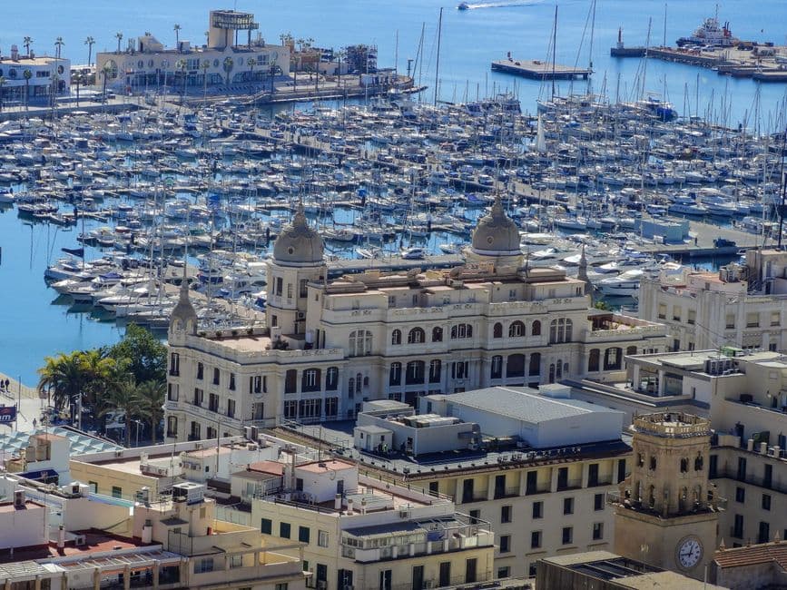 Vista aérea de la ciudad de Alicante, en la sala de chat de Alicante