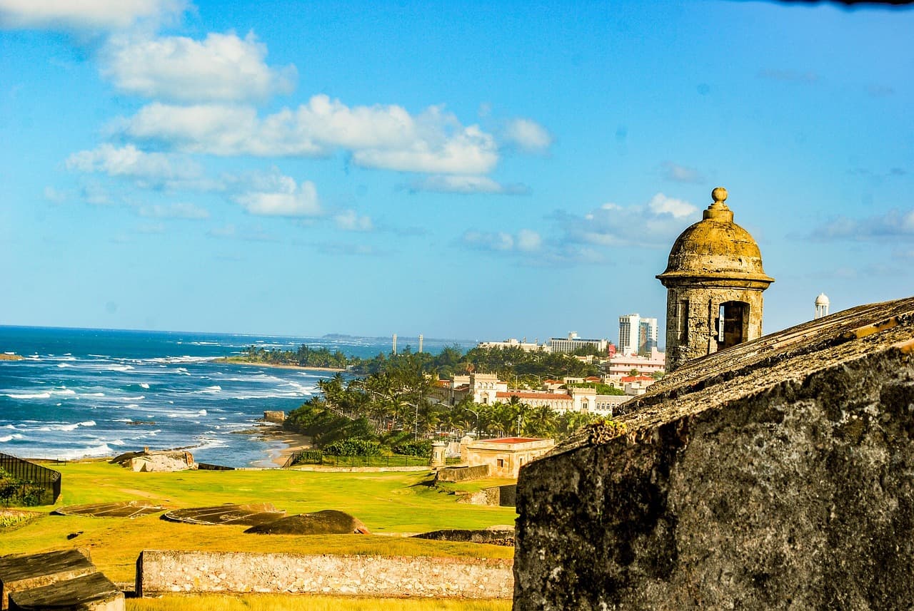 Fortaleza junto al mar y la playa en Puerto Rico, en el chat de Vega Alta
