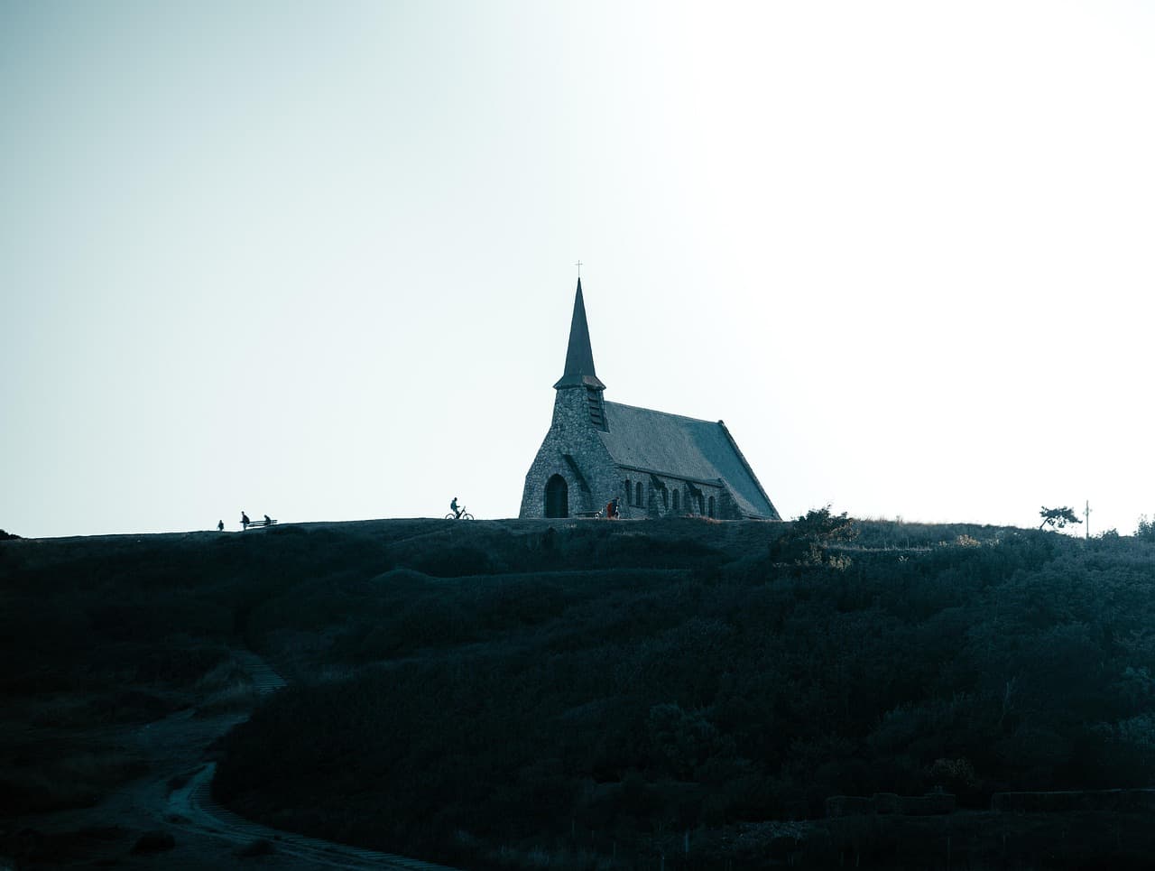 Iglesia sobre la costa, en el chat de Camoapa