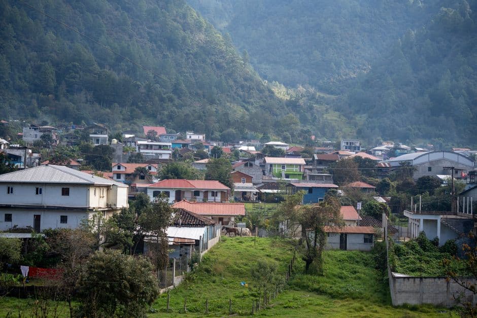 Vista de un pueblo de Guatemala, en el chat de San Carlos Alzatate