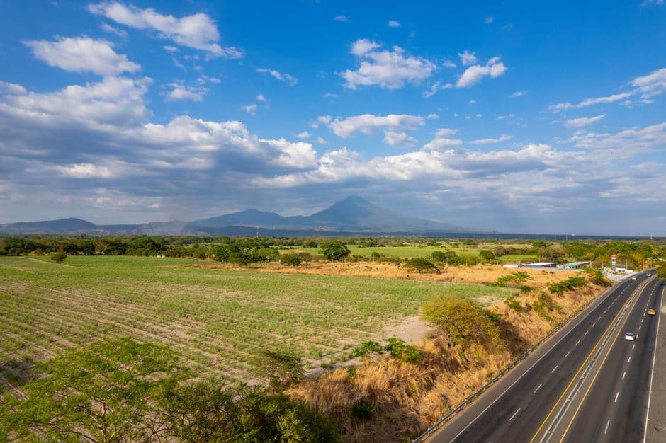 Paisaje con un volcán en El Salvador, en el chat de San Antonio del Monte
