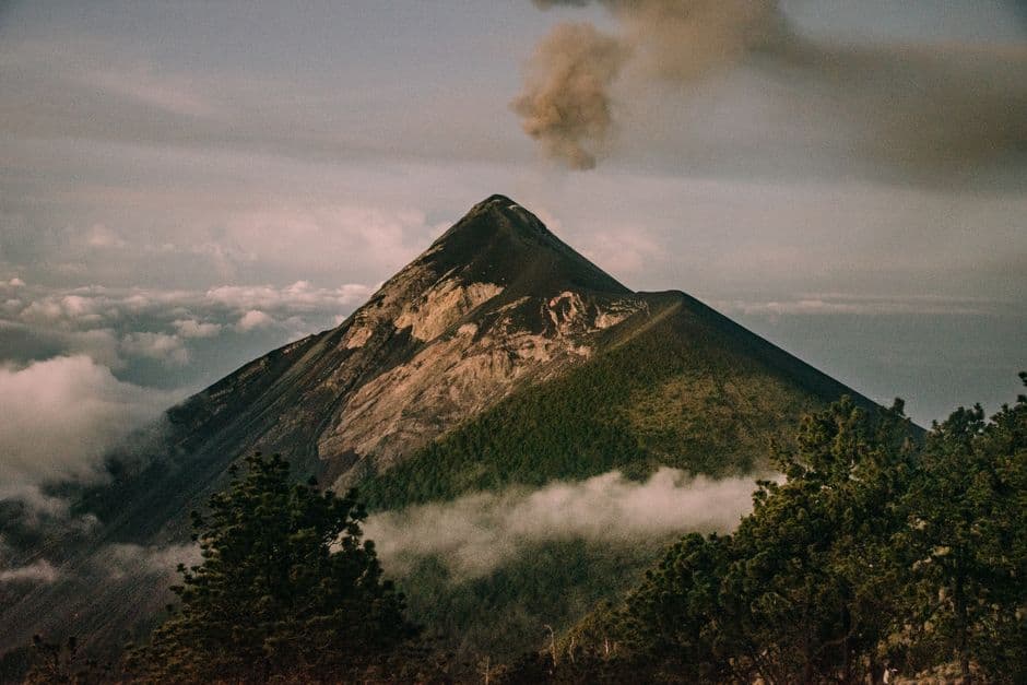 Montaña bajo el cielo, en el chat de Olopa