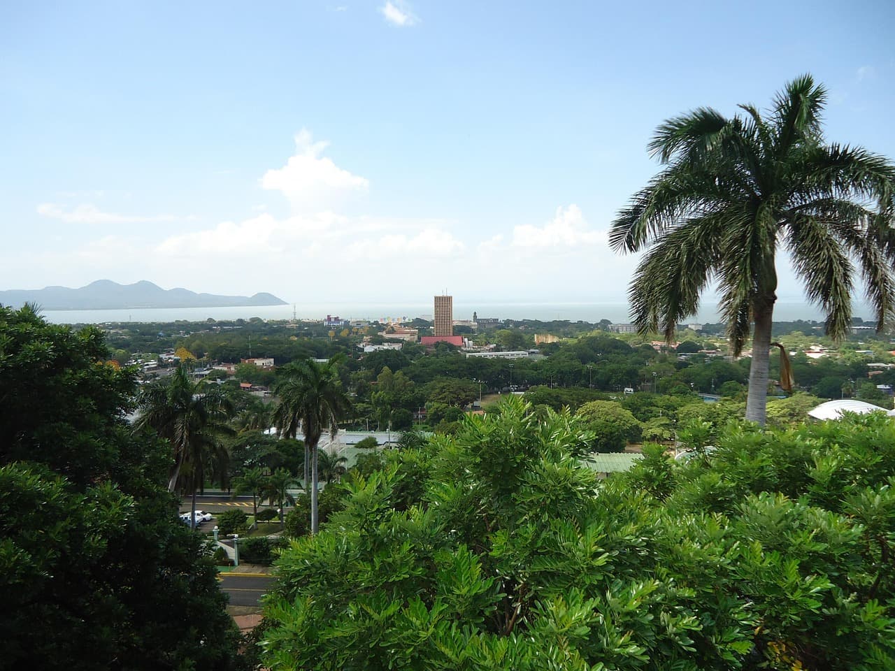 Panorámica de Managua con el lago en el horizonte, en el chat de Ticuantepe