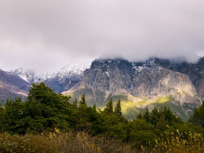 Paisaje de montaña en la Patagonia argentina, en el chat de San Antonio Oeste