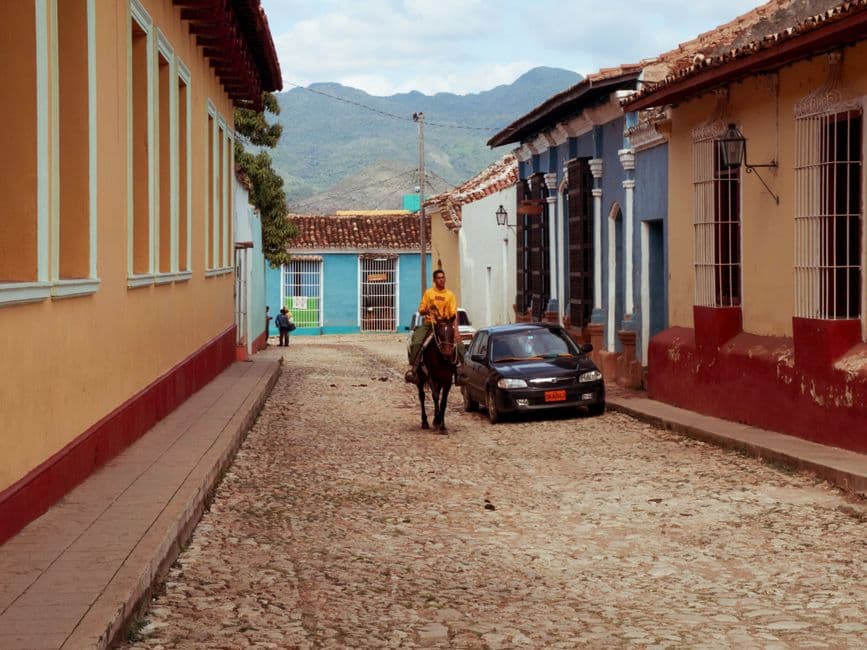 Persona montando a caballo, en el chat de Patuca