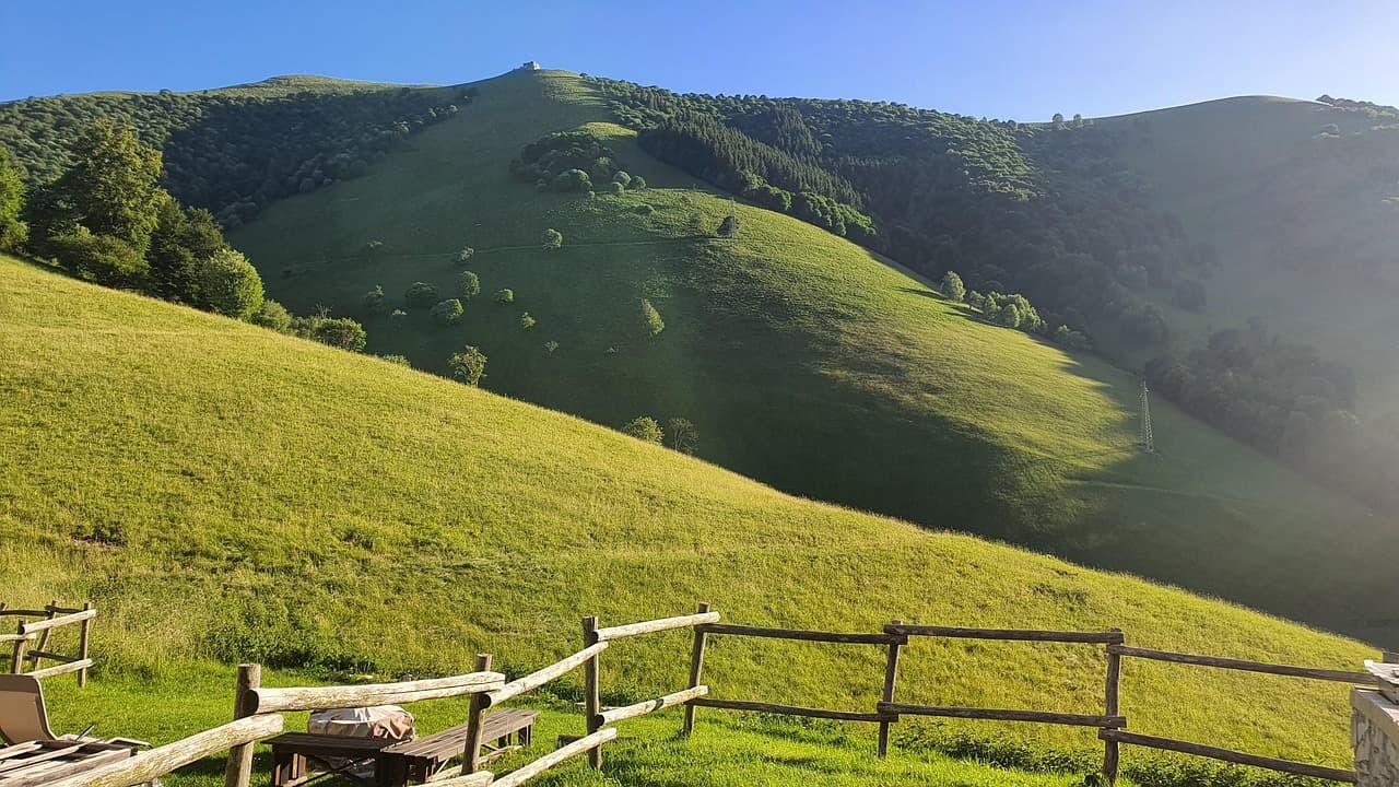 Valle rodeado de montañas, en el chat de Lanquín