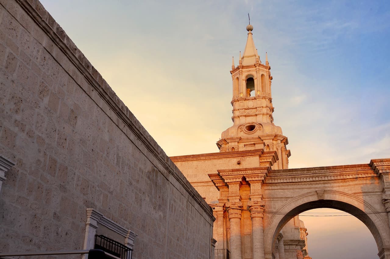 Catedral de Arequipa, en Perú, en el chat de Yanahuara