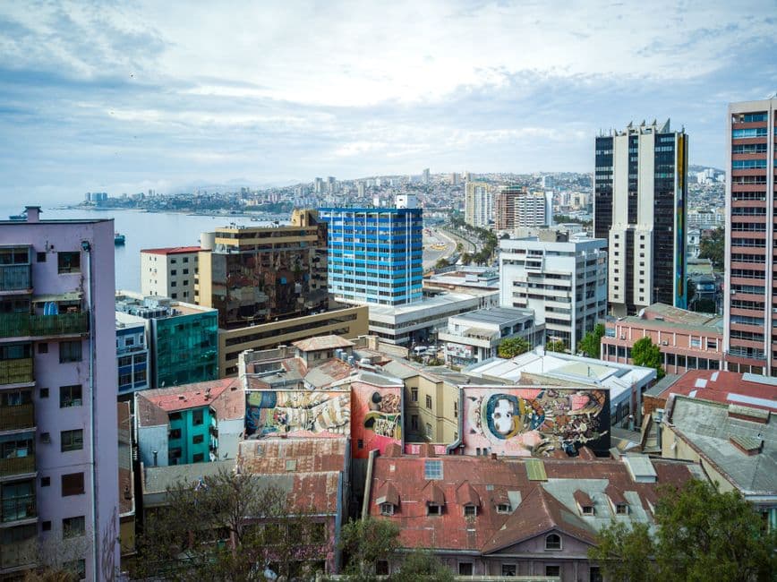 Ciudad extendida a la orilla del mar, en el chat de Las Cabras