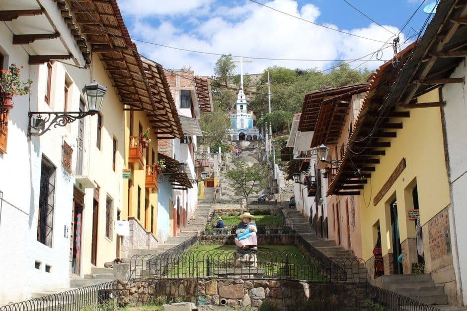 Iglesia en lo alto de un mirador, en el chat de Santa Apolonia