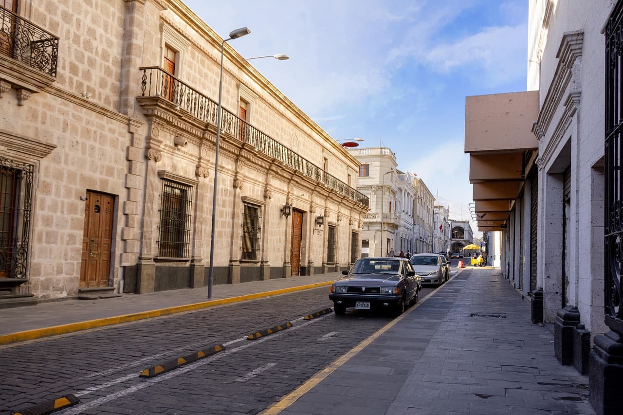 Calle de la ciudad en el departamento de Arequipa, en el chat de Sachaca