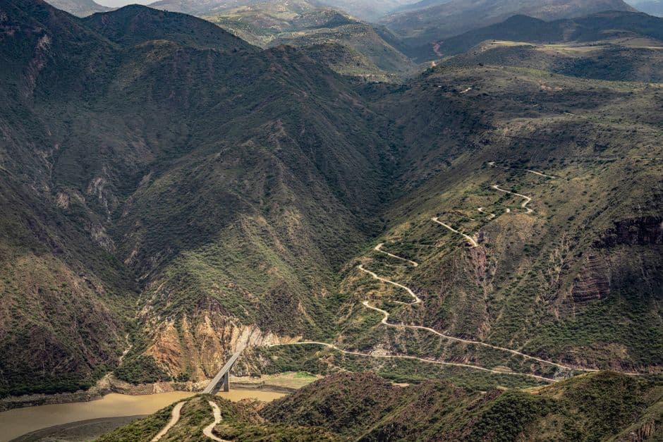 Paisaje montañoso con un puente, en la sala de chat de Barrancabermeja