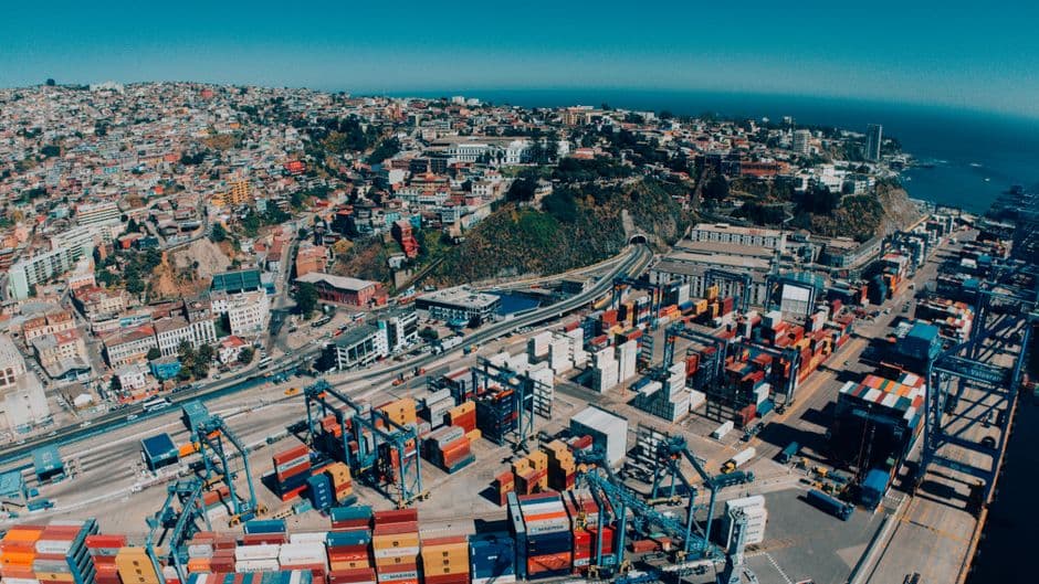 Vista aérea del puerto de Valparaíso y la ciudad, en el chat de Nogales
