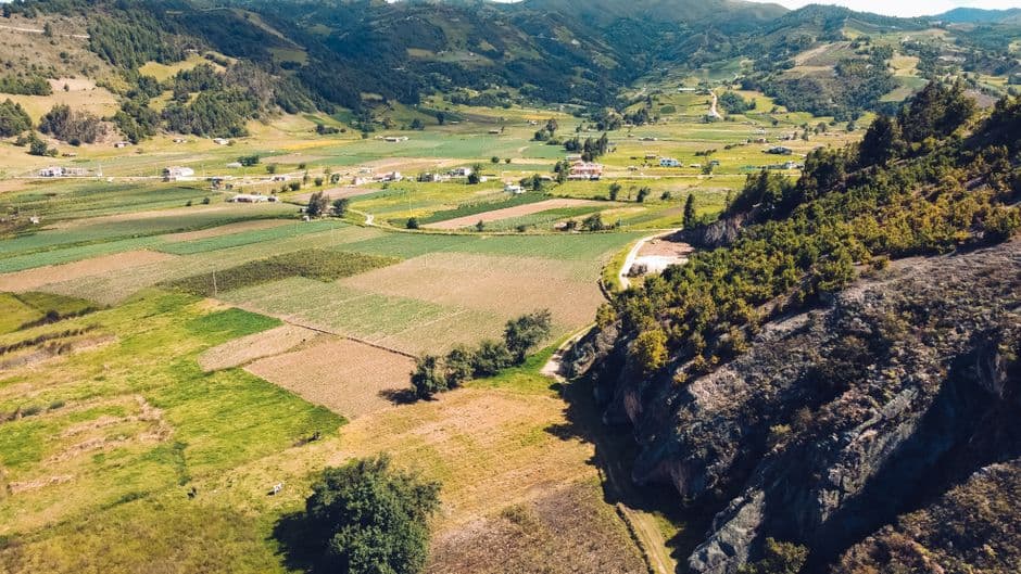 Vista aérea de un campo, en el chat de Suaza