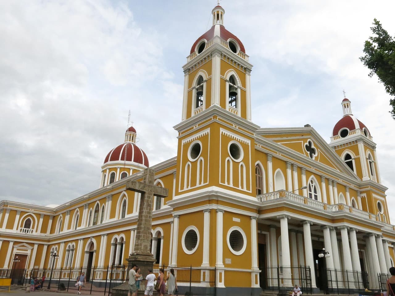 Fachada de una catedral, en el chat de Nandaime