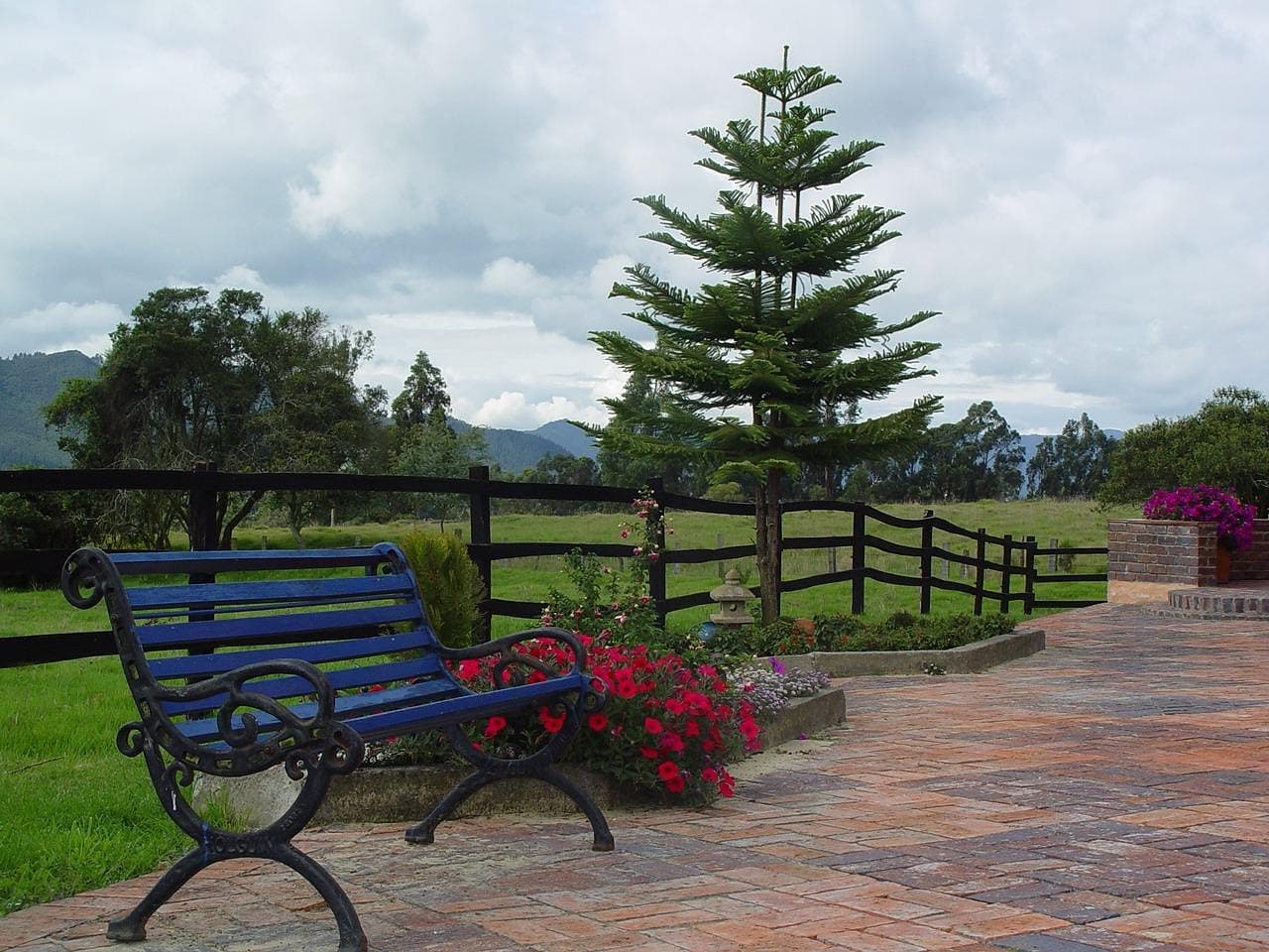 Casa en un entorno de campo, en el chat de Tenjo