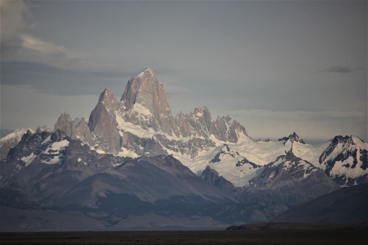 Montañas nevadas en un paisaje abierto, en el chat de Gálvez