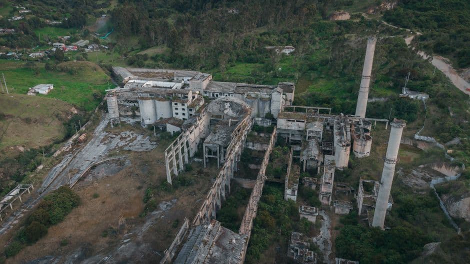 Vista aérea de un poblado abandonado, en el chat de Inírida