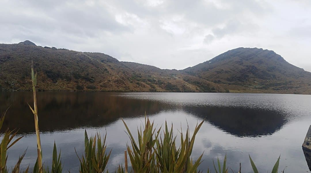 Montañas entre una masa de agua y las nubes, en el chat de Sogamoso