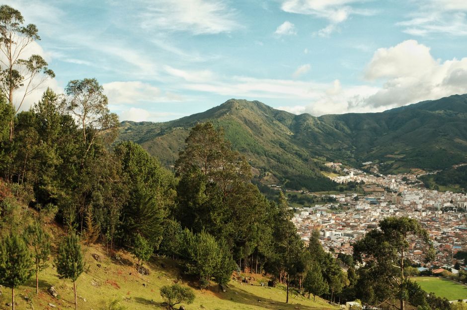 Paisaje natural con bosque y montaña, en la sala de chat de Duitama