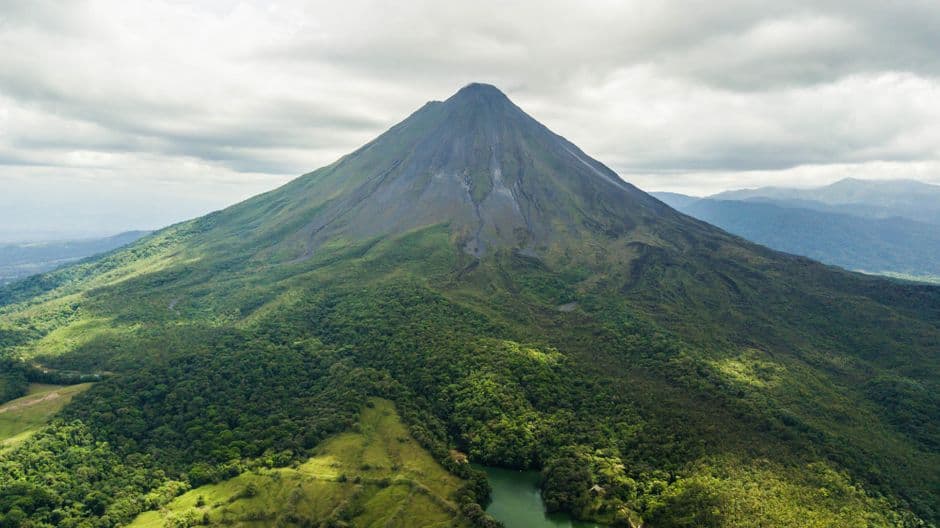 Cumbre de una montaña, en el chat de Arenal