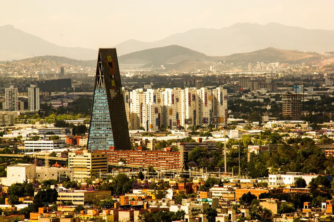 Calle turística de una gran ciudad mexicana, en el chat de Cuautitlán de García Barragán