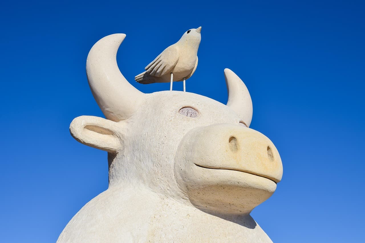 Escultura del minotauro y el pájaro, en el chat de Aldo Bonzi