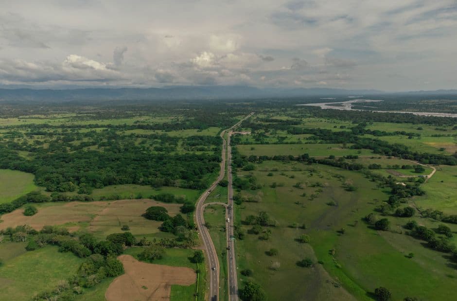 Vista desde lo alto de una carretera, en el chat de San Miguelito