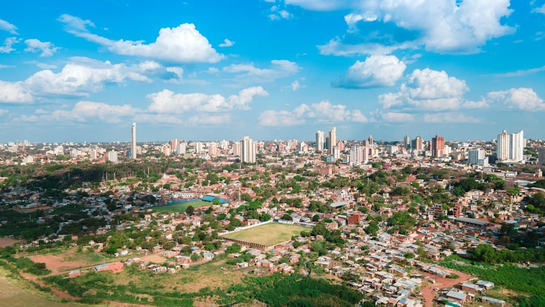 Vista de una ciudad a vista de pájaro, en el chat de Obligado