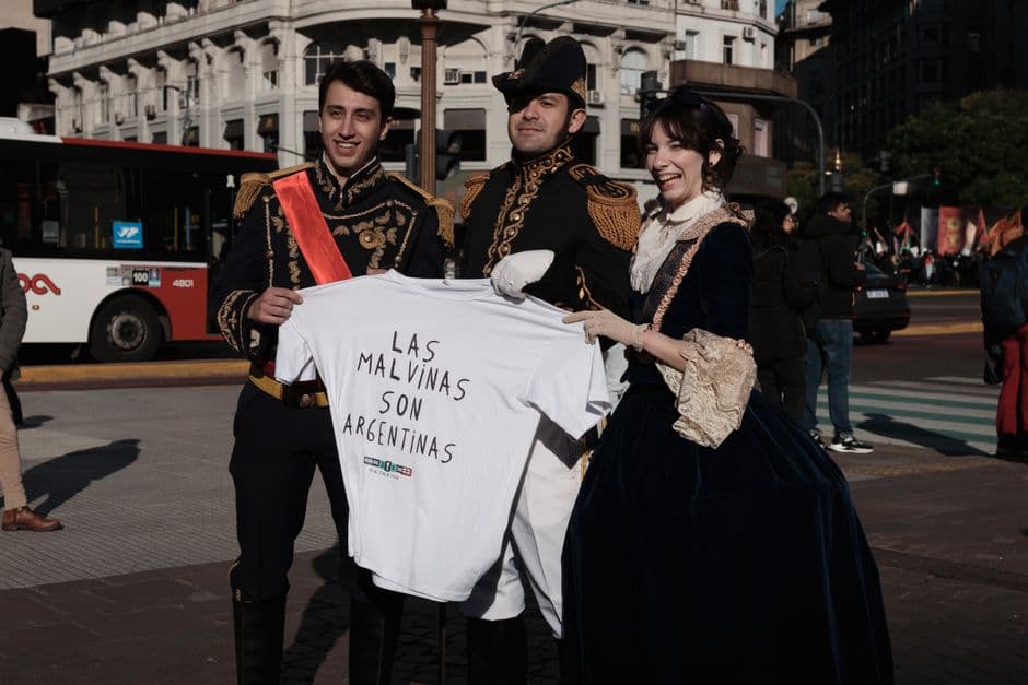 Desfile callejero en Argentina, en el chat de Plátanos