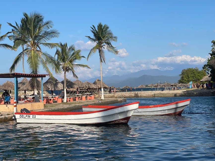 Playa con barcos en el mar, en la sala de chat de Puerto Cabello