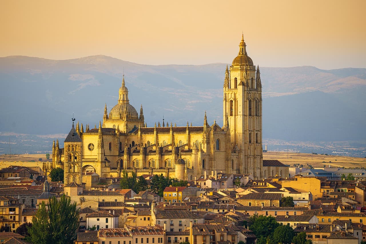 Una catedral, en el chat de Murra