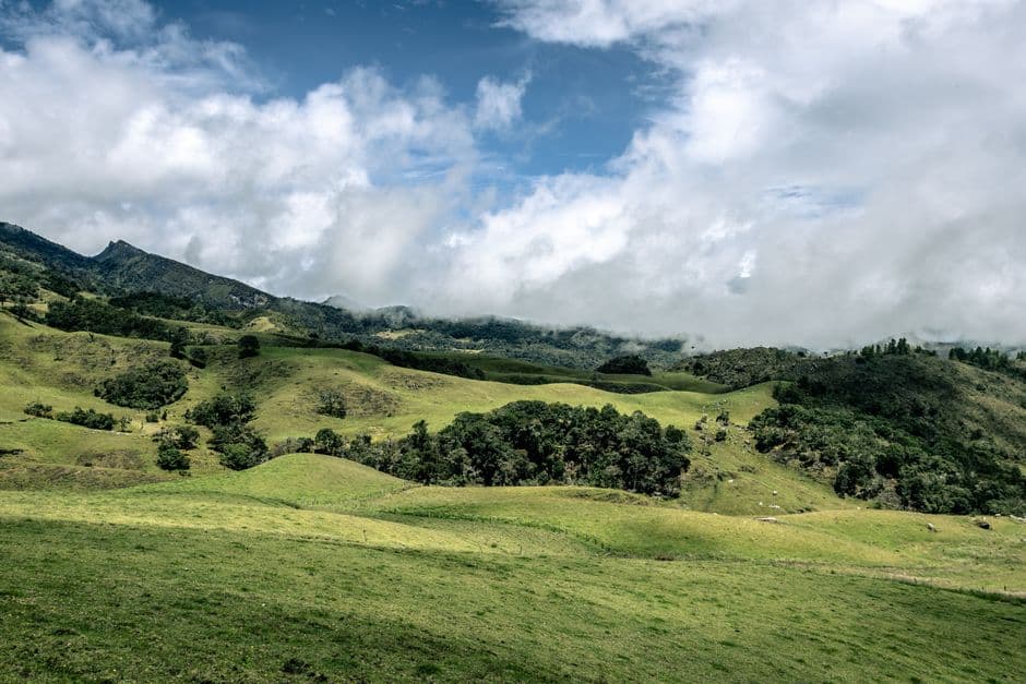 Paisaje de colinas verdes, en el chat de Condoto