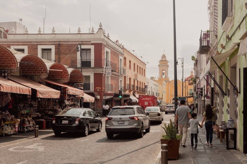 Coches en una calle de México, en el chat de Almoloya de Alquisiras