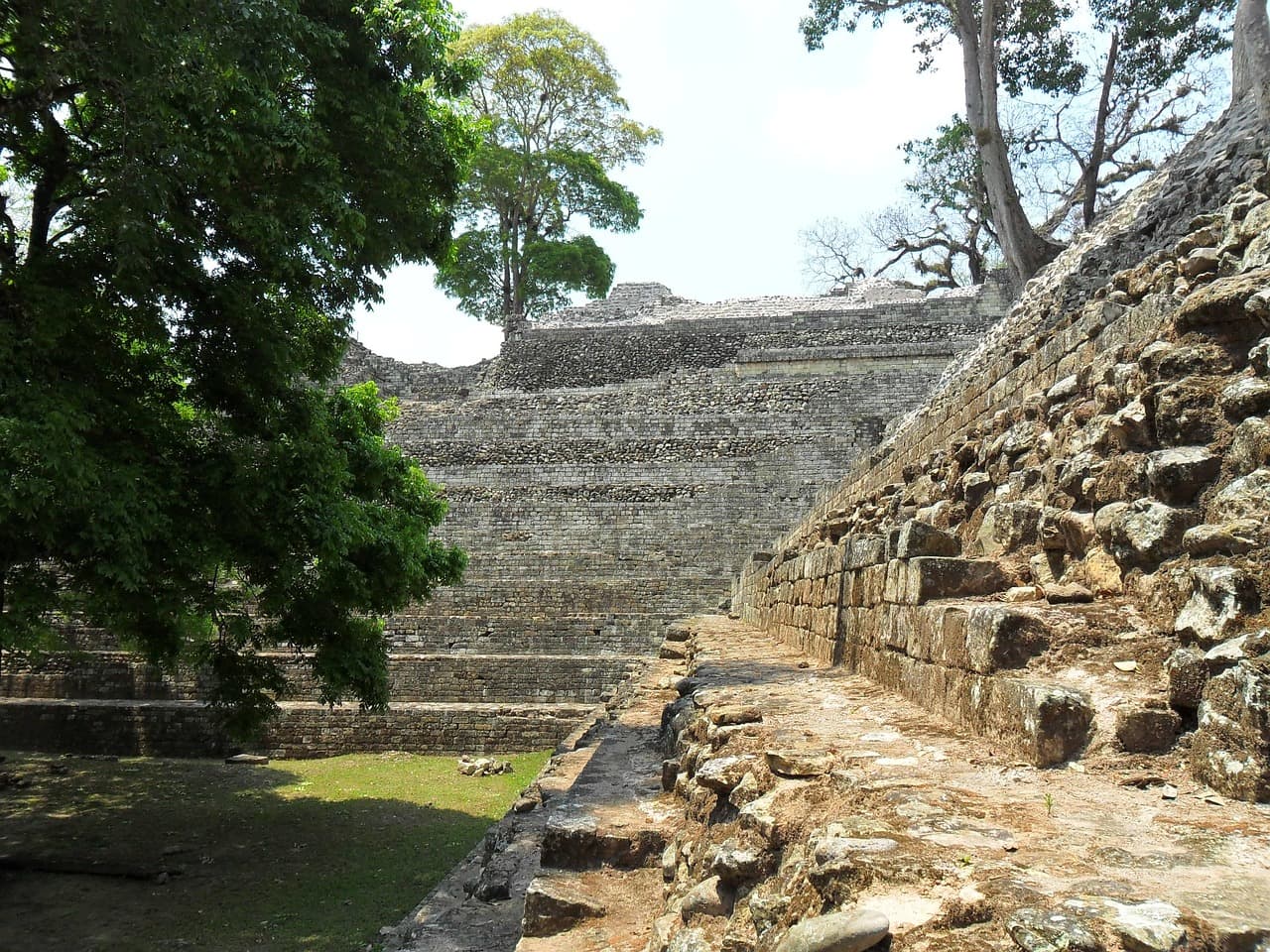 Ruinas arqueológicas mayas, en el chat de Goascorán