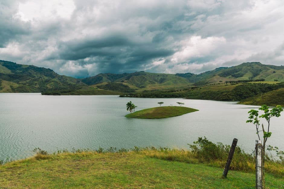 Vista de un lago en el Valle del Cauca, en el chat de Alcalá