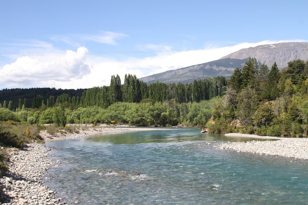 Río azul en el paisaje, en el chat de Río Cuarto