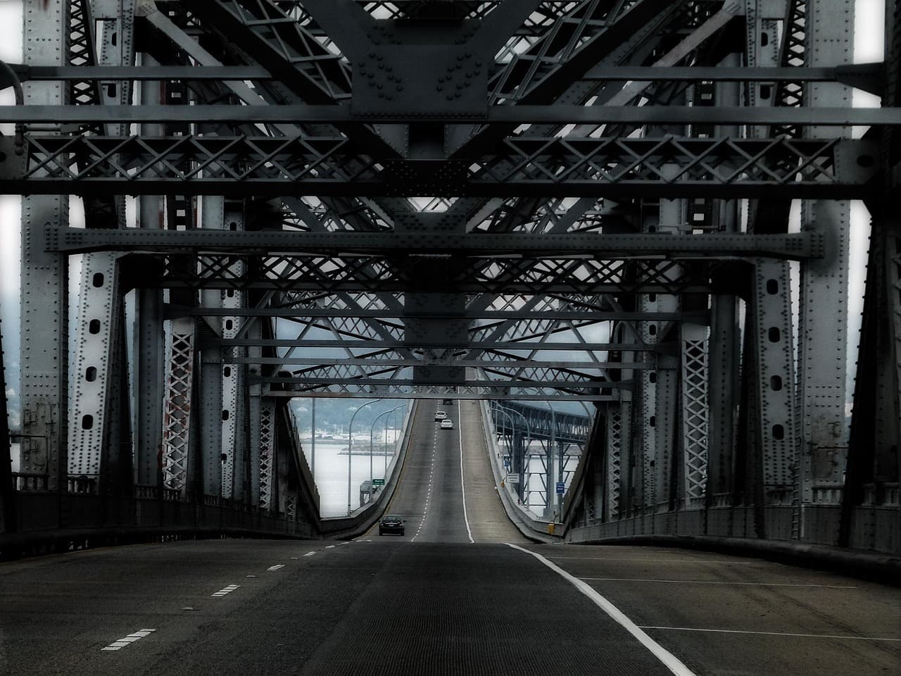 Puente de San Rafael cruzando la bahía, en la sala de chat de San Rafael
