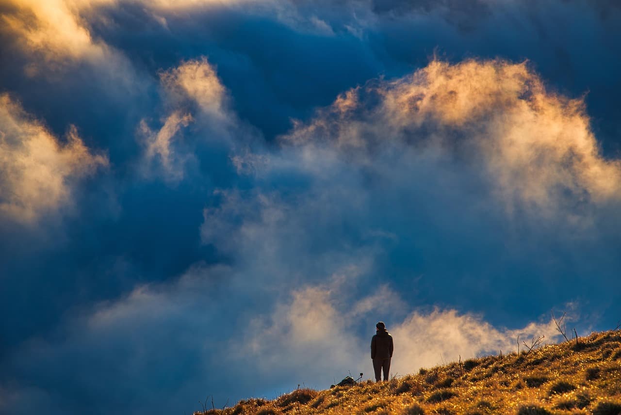 Paisaje con nubes y niebla en invierno, en el chat de San Andrés