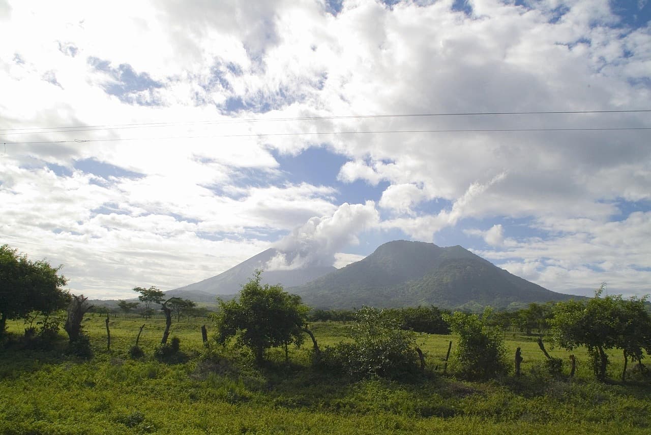 Paisaje de Nicaragua con cielo y nubes, en el chat de Terrabona