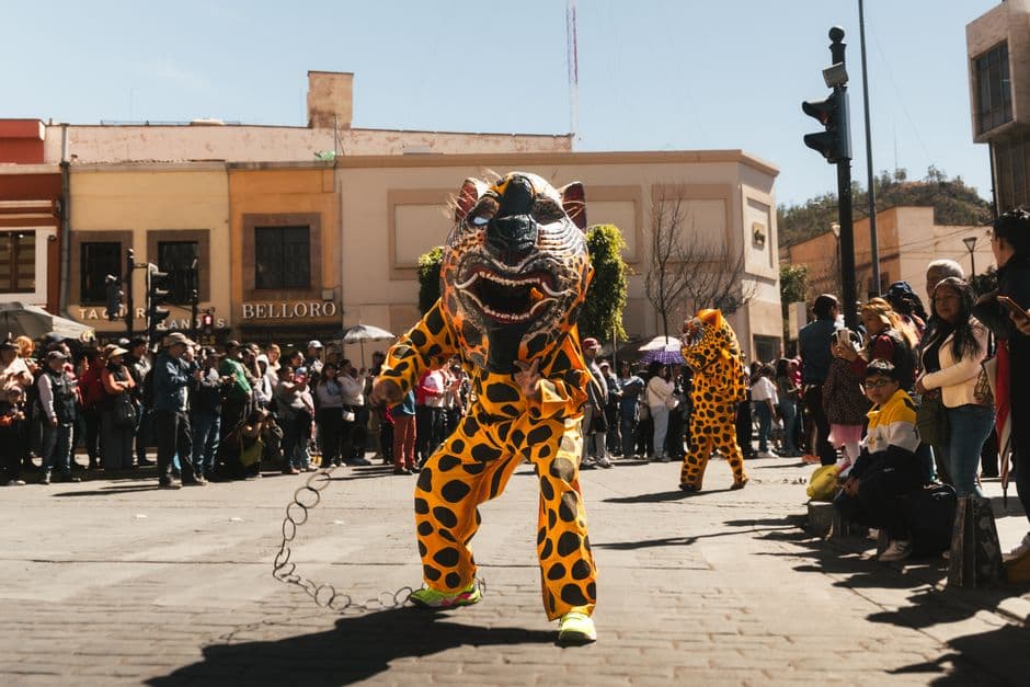 Desfile callejero lleno de color, en el chat de Chacaltianguis
