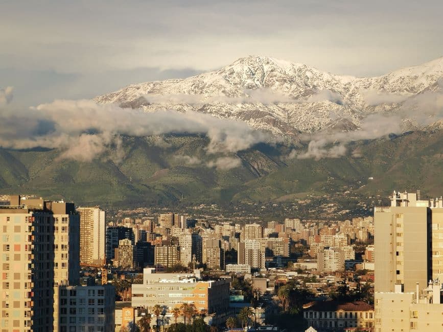 Paisaje urbano de Santiago con los Andes, en la sala de chat de Los Ángeles