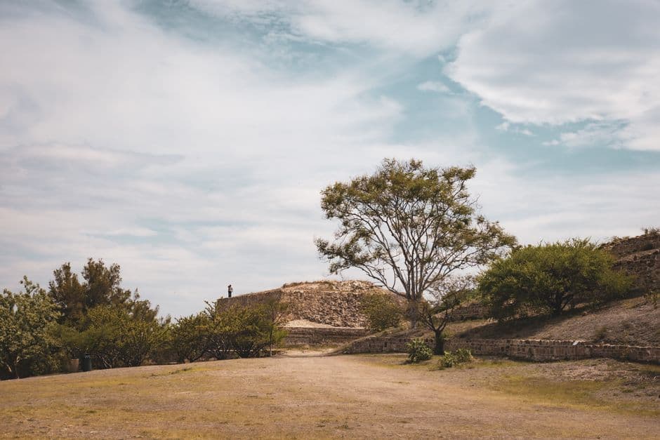 Vista panorámica de una zona arqueológica de Oaxaca, en el chat de San Carlos Yautepec