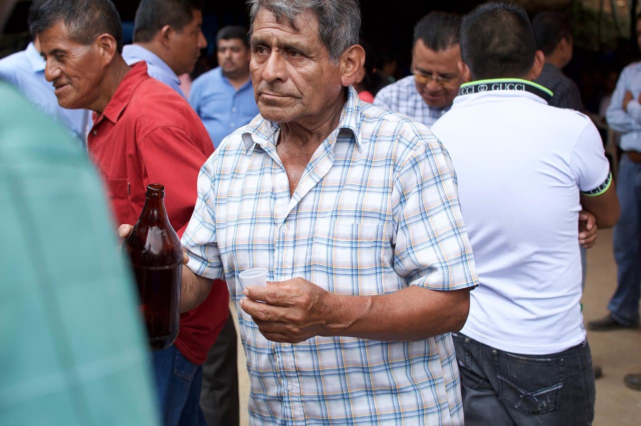 Mezcal y fiesta en Oaxaca, en el chat de San José Chiltepec