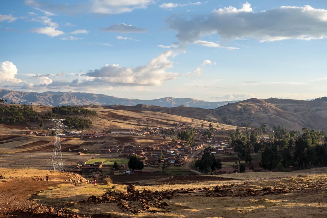 Paisaje de montañas del Perú, en el chat de Ayapata