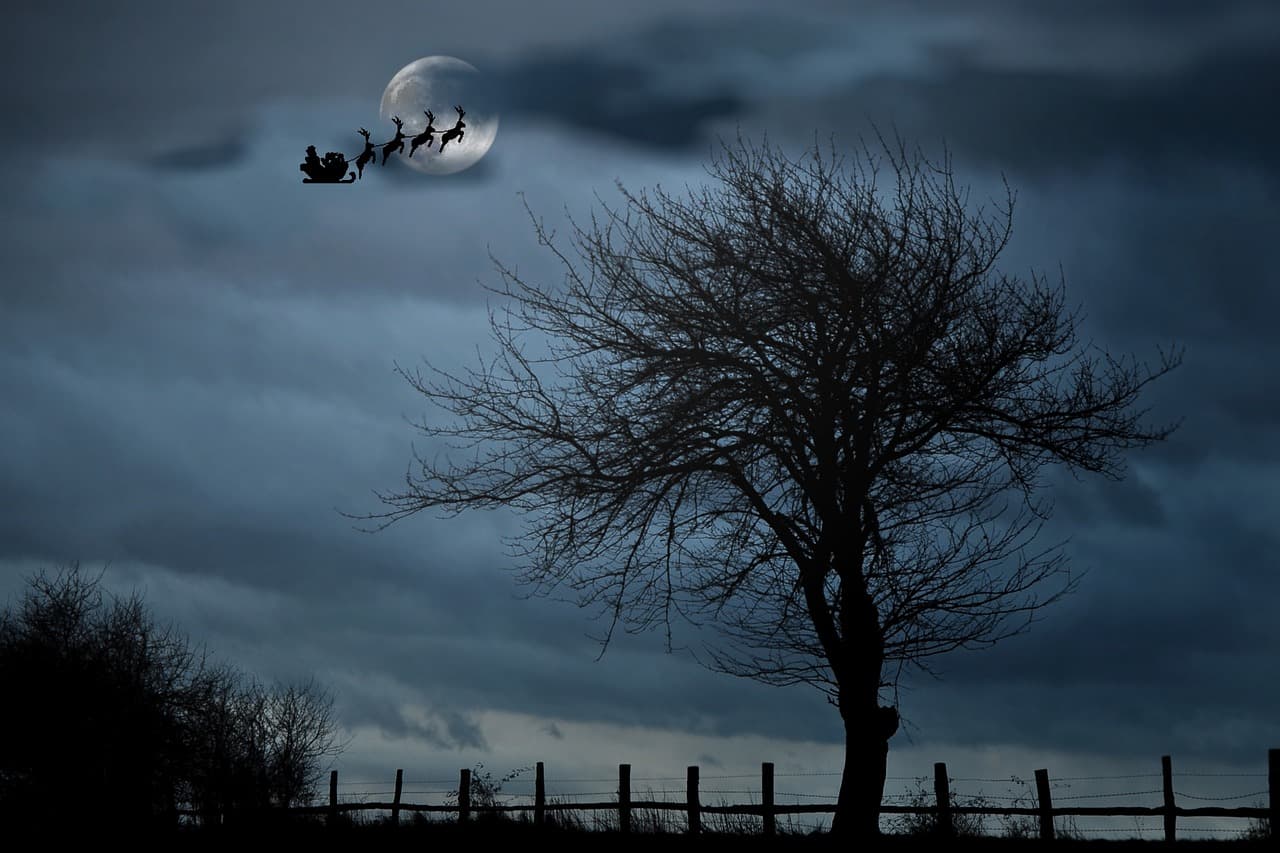 Papá Noel con su trineo de Navidad, en el chat de Santa Lucía