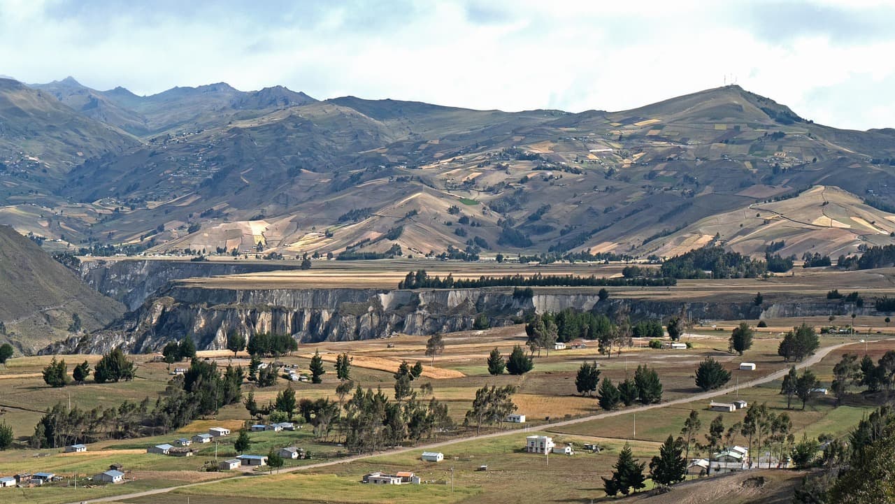 Paisaje de montañas de Ecuador, en el chat de Palora
