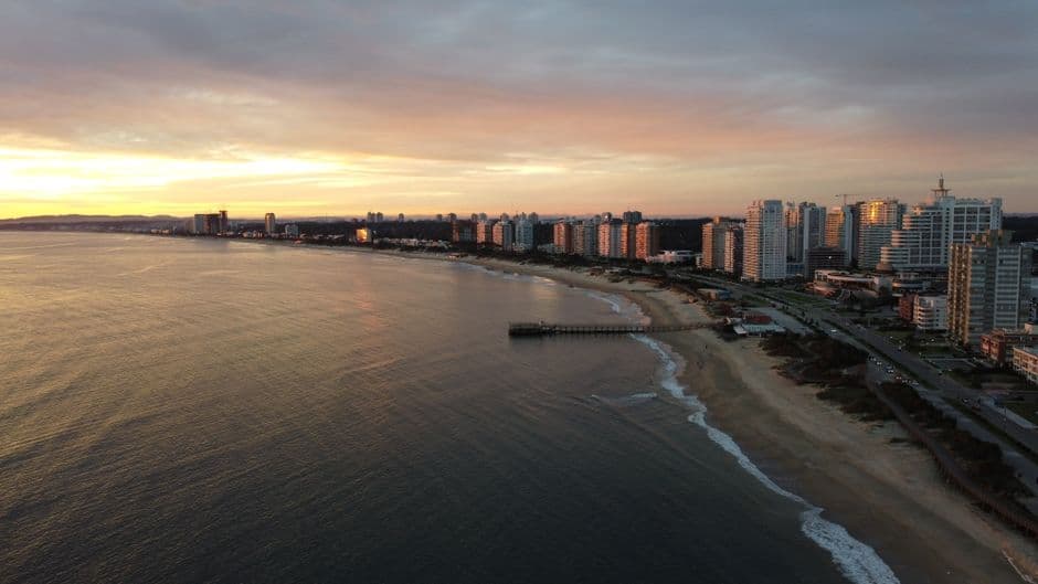 Vista aérea de los edificios de una ciudad, en el chat de Progreso